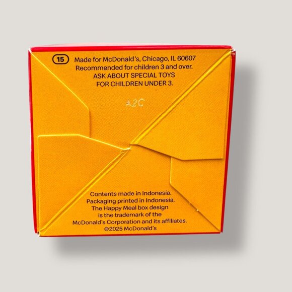 Lil McDonalds Red Happy Meal Toy Set With Tray & Accessories Open Box - Picture 2 of 8